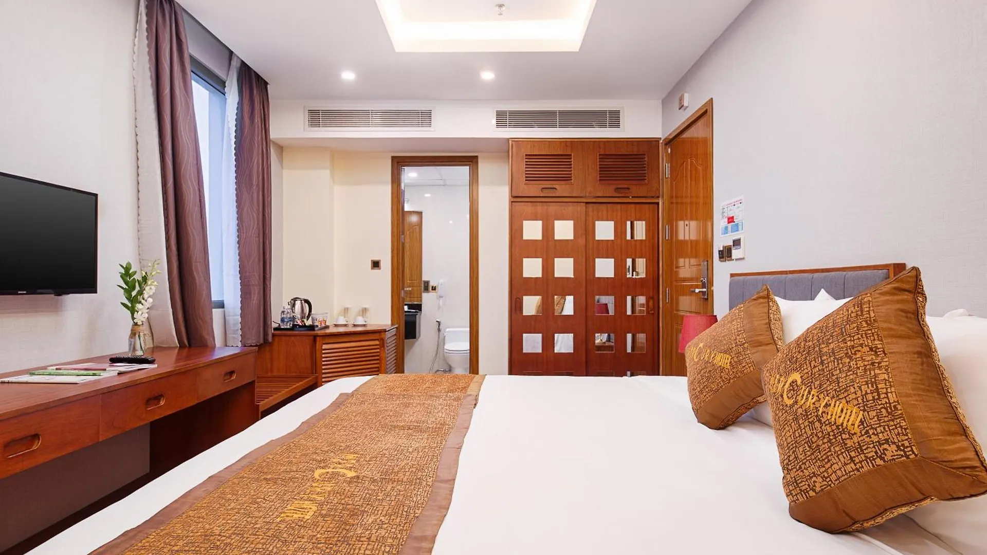 *** Hotel Mercury Apartment Danang Vietnam