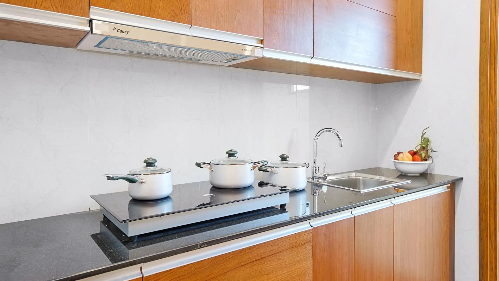 *** Hotel Mercury Apartment Danang Vietnam